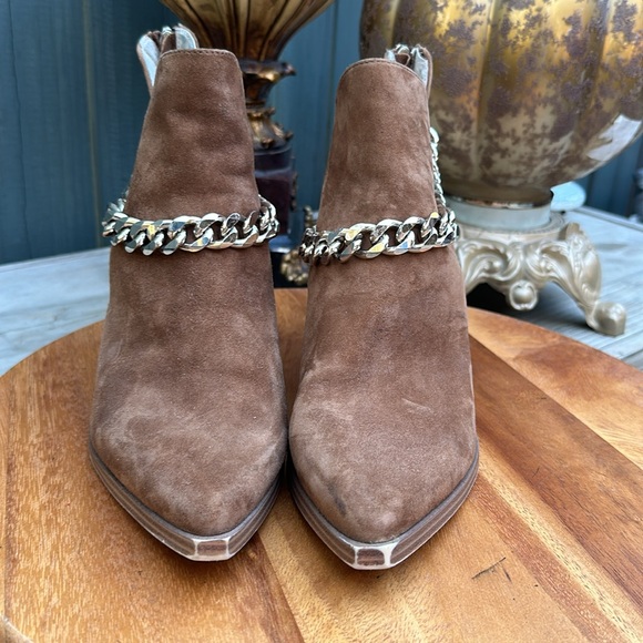 👢Steve Madden Cedar Brown Suede Leather With
Chain Ankle Booties size 10 - Picture 11 of 13